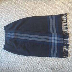 Valerie Stevens 2P wool skirt gray with blue stripes zip up side small hole